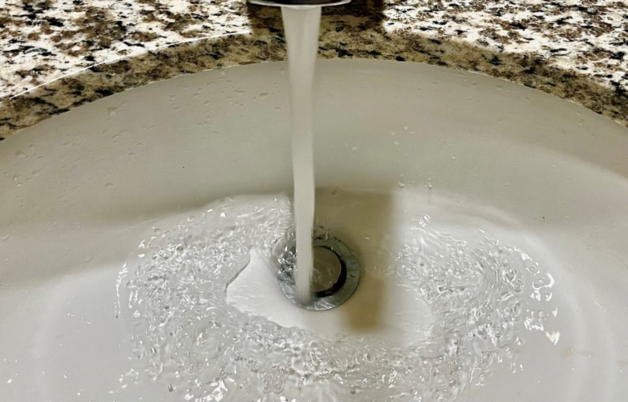 Image of drinking water from the tap that is contaminated by PFAS.